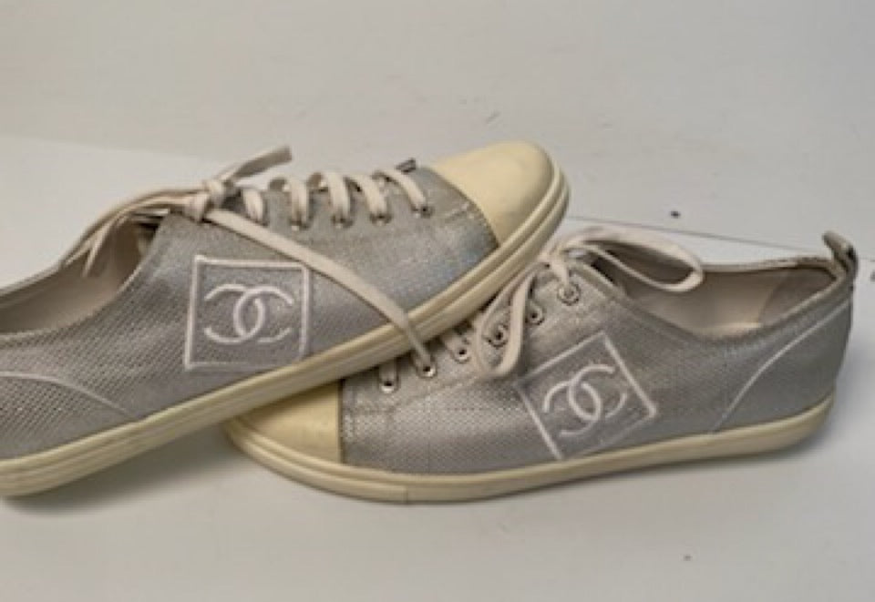 Chanel 10C, 2010 Cruise Resort Silver Metallic Canvas Woven CC Logo Tennis Shoes EU 41 US 10/11