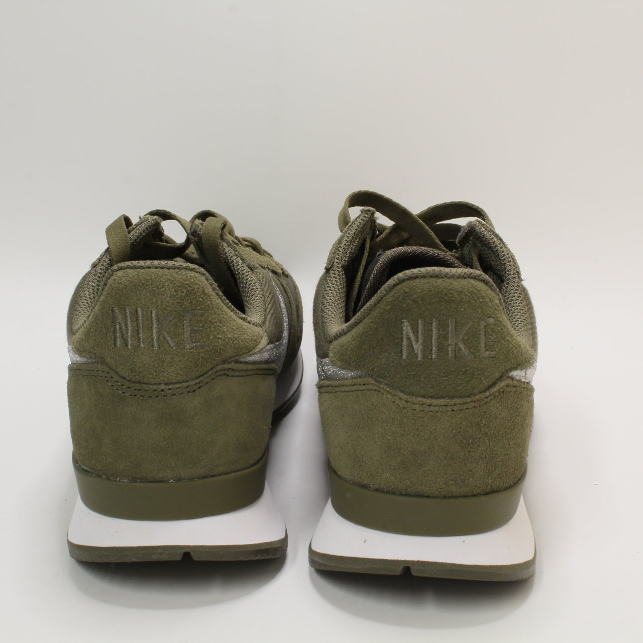 Nike Internationalist Medium Olive White Trainers